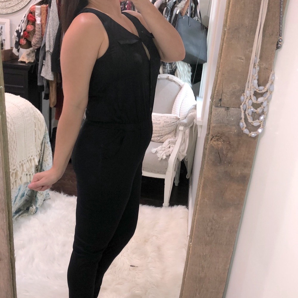 Umgee size small black jumper/pant suit